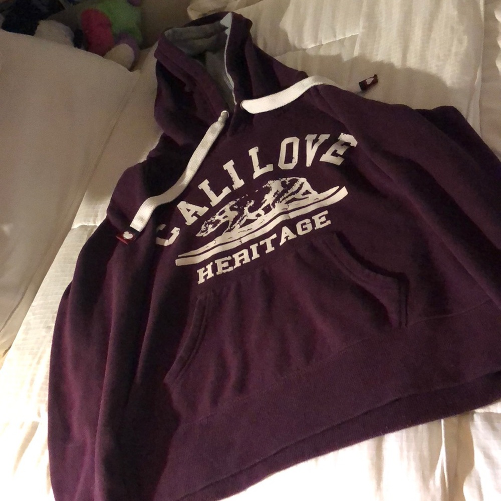 A reflex “CALI LOVE HERITAGE” sweatshirt
